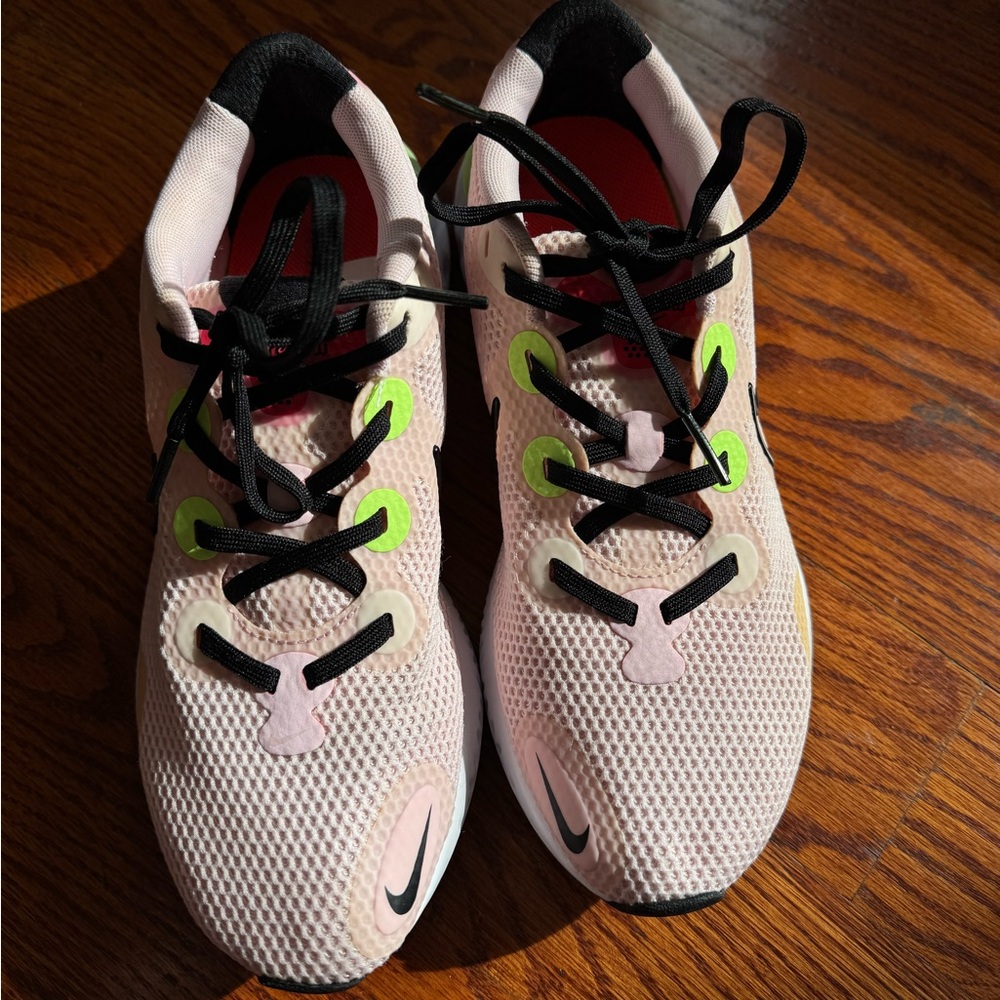 Nike Renew Run Sneakers / Size 8.5 - Picture 3 of 9